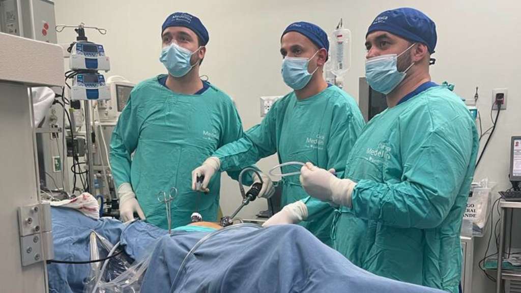Resultados de la Cirugía Láser para la Próstata Inflamada, Dr. Carlos Velásquez, Cirujano Urólogo
